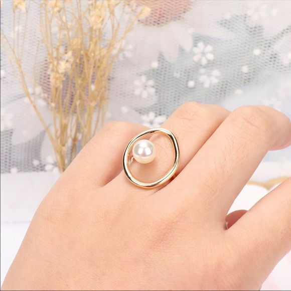 3/$30 DELICATE GOLD PEARL ROUND RING SIZE 6 - Picture 2 of 8